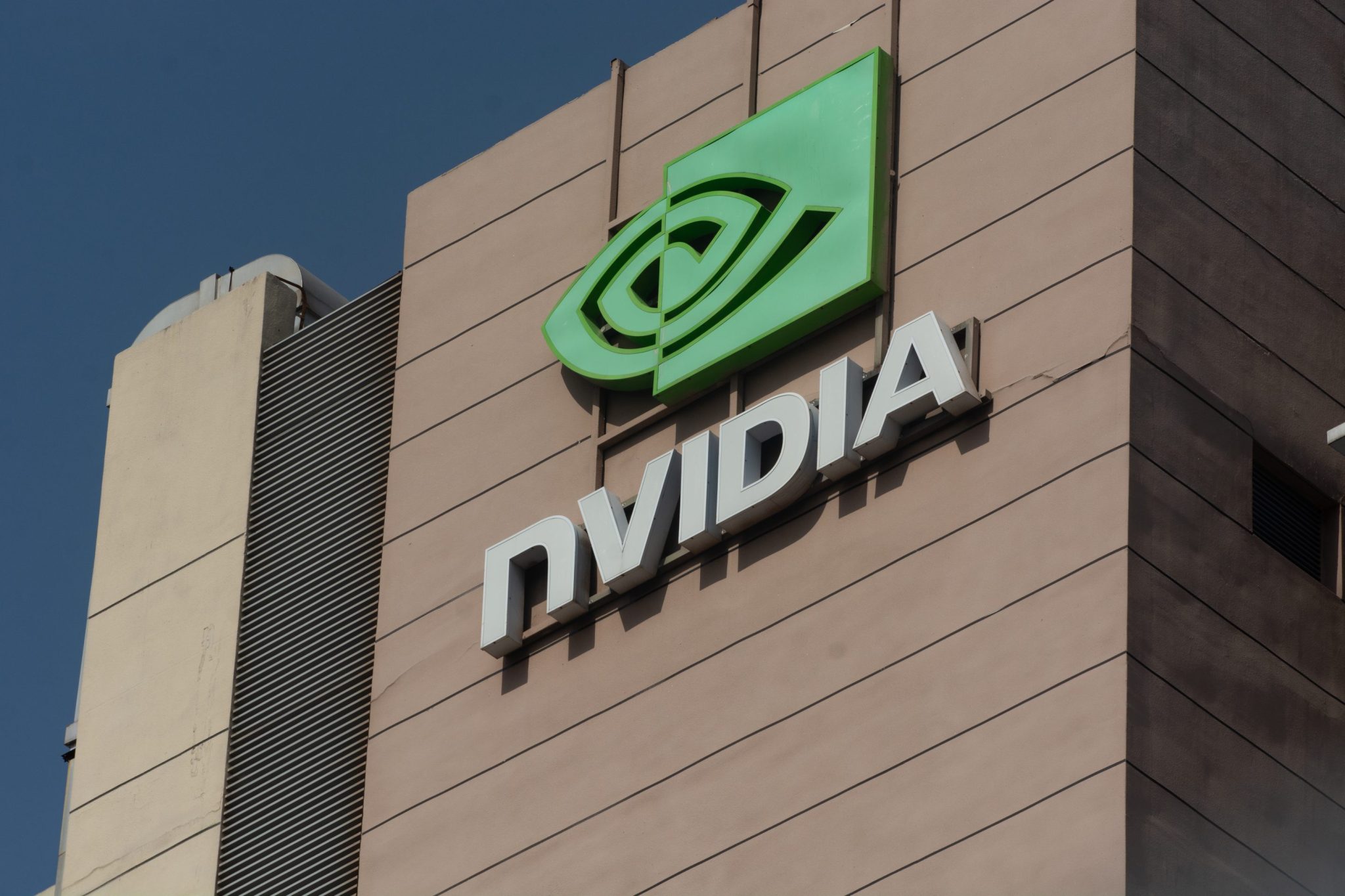 Nvidia drives AI boom forward despite...