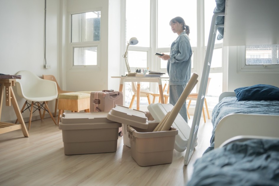 What features should I look for in off-campus housing?